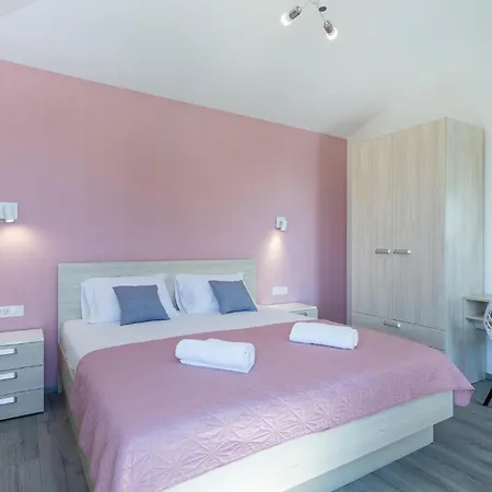 Ferienhaus Stunning In With Wifi Valbandon