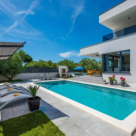 Stunning In With Wifi Holiday home Valbandon