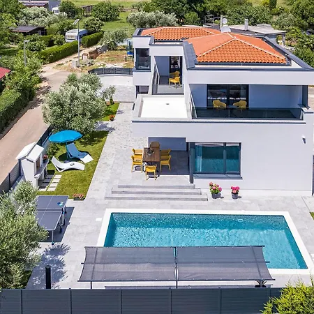 Ferienhaus Stunning In With Wifi Valbandon